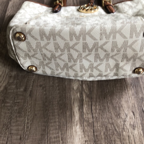 Michael Michael Kors Logo Print Shoulder Bag Creme and Brown - Picture 5 of 13